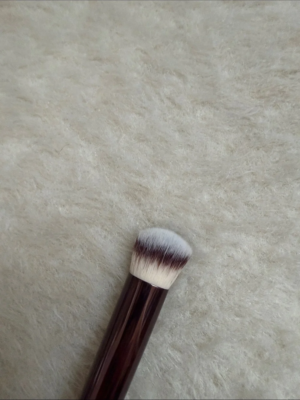 Hourglass Vanish Concealer Brush